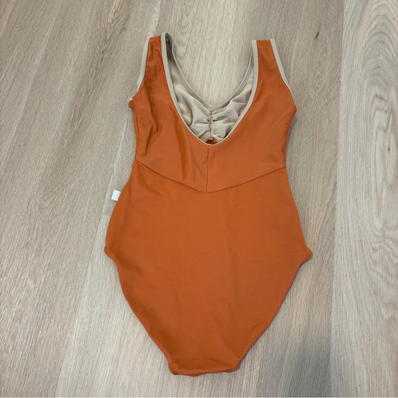 Class In Rust Orange Leotard NWOT - Picture 2 of 3